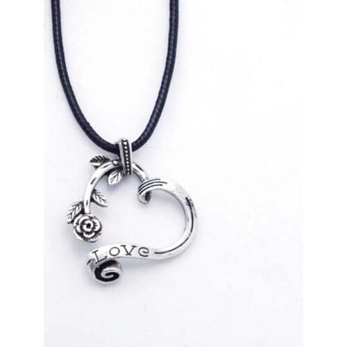 Creative Romantic Rose Flower Necklace Love Valentines Day Couple Souvenir Jewelry Gift