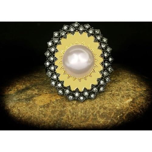High Quality Single-Minded White Pearl Sun Flower Black Gold Ring Female Wedding Engagement Party Jewelry