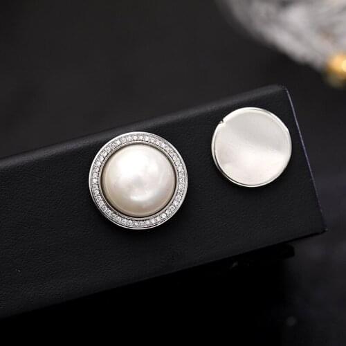 Fashion Classic Round Lapel Pins For Women High Quality Imitation Pearl Small Brooches On Clothes Magnet Without Piercing