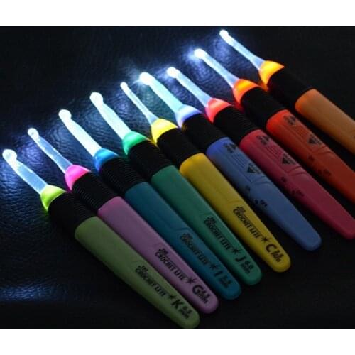 Lighted Crochet Hooks Kit for DIY Weave Yarn, LED Light Up Knitting Needles Crochet Lite Value Pack, Multicolour Sewing Tool Kit