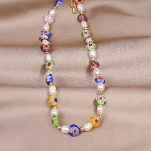 Wproduby Chokers On The Neck