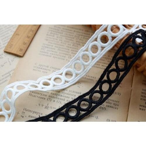 Circle Lace Trim In Black/Off White Water Soluble Polyester Lace 0.7" Width Stitching For Costume By Yard