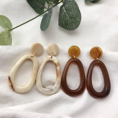 New Design Ivory Brown Resin Cute Lightweight Earrings