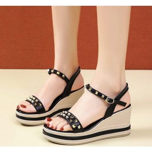 Low Sandals Woman Leather Suit Female Beige Clogs Wedge Shoes Lady 2021 Muffins shoe Clear Heels Open Toe Low-heeled Black Platf