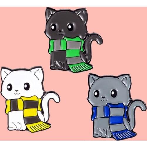 Cartoon Cat Brooches White Grey Scarf Cat Hard Enamel Brooch Pins Metal Alloy Fashion Jewelry Lapel Pins Badges Accessories