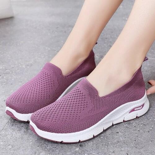 Womens Sports Shoes Are Light And Comfortable Running Net Shoes Casual Fashion Flying Woven 2021 New