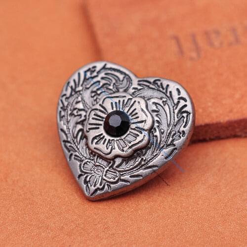 Western Horse Saddle Headstall Heart Flower Craved Black Rhinestone Leathercraft Beast Spur Collar Conchos Decor