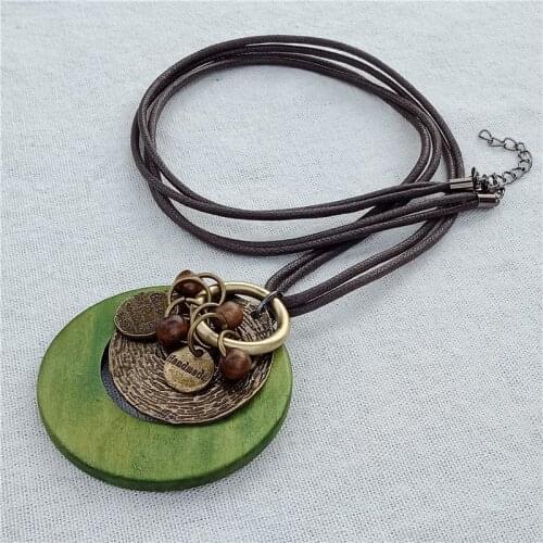Korea Girl Vintage Ornament Geometry Wooden Alloy Annual Pendant Sweater Necklace for Women Simple Jewelry Accessories Green