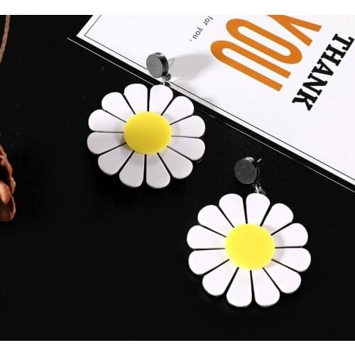 Korean Daisy Big Flower Pendientes Drop Earrings For Women Jewelry White Yellow Acrylic Plant Long Dangle Earrings 2019
