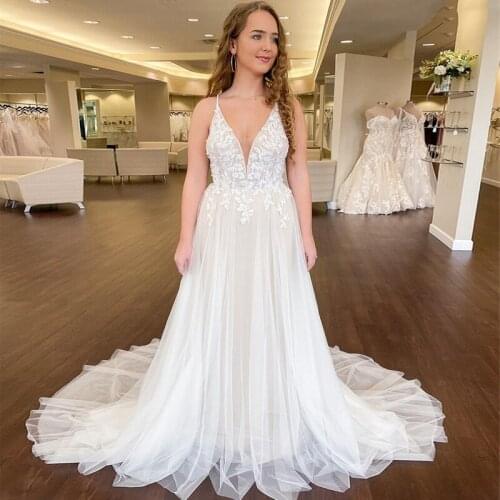 Elegant A-Line Tulle V-Neck Plus Size Wedding Dress Sexy Backless Spaghetti Straps Sleeveless Sweep Train Bridal Gowns