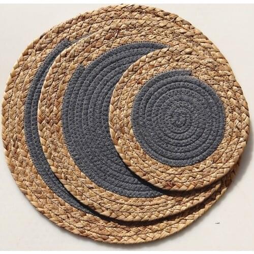 1PC Round Natural Rattan Coasters Bowl Pad Handmade Insulation Placemats Table Padding Cup Mats Kitchen Decoration Accessories