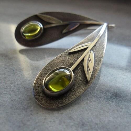 Vintage Plant Leaf Olive Green Resin Stone Earrings Female Tribal Handmade Metal Ancient Bronze Indian Earrings Jewelry
