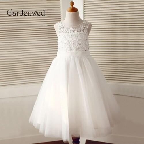 Gardenwed 2020 Detailed Lace Appliques Bodice Scoop Neck A line White Tulle Skirt long white dress for flower girls Gowns