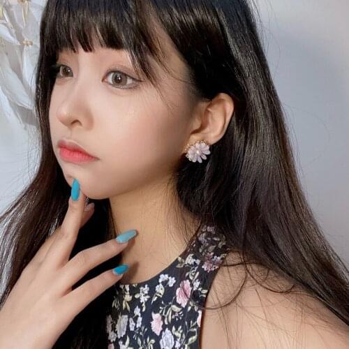 TIMEONLY Handmade Simulated Pearl Flower Earrings Gold Color Metal Small Floral Stud Earrings for Women Statement Party Jewelry