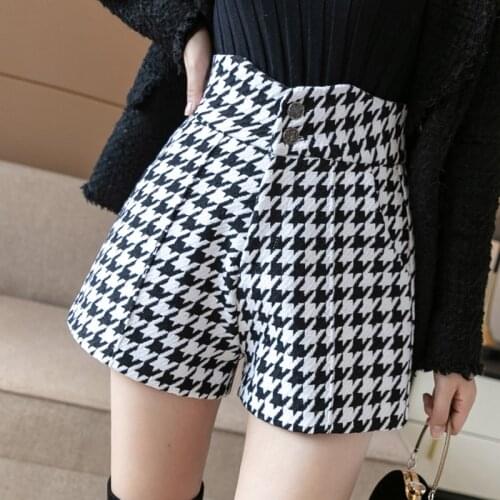 New Laides Retro Two Buttons Houndstooth Wide Leg Wool Shorts For Women Autumn And Winter High Waist Plaid Bottoms With Pockets