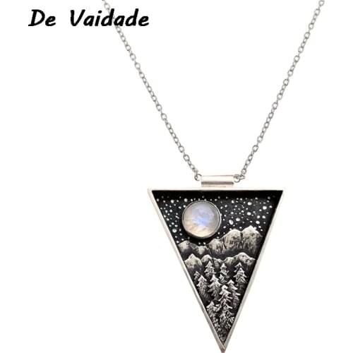 Moon Deep Forest Pendant Necklace New Retro Womens Round Stone Inlaid Triangle Pendant Accessories Party Jewelry