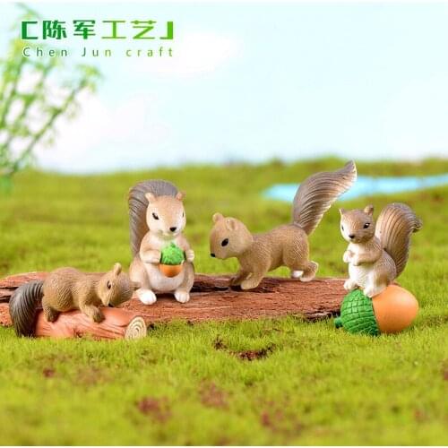 1pc Lovely Squirrel Family Model Cartoon Animal Figurine Dollhouse Cake Home Decor Miniature Fairy Garden Decoration