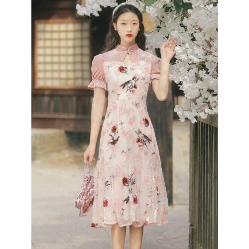 Vintage Slim Embroidered Cheongsam Women Summer 2021 New Pearl Hollow Sexy Elegant Dress Womens Mid-length Temperament Qipao