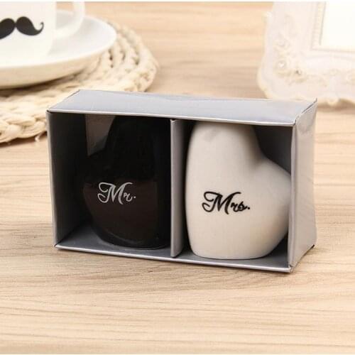 400pcs (200pairs) wedding Favour Heart Shaped Mr. & Mrs.Ceramic Salt and Pepper Shakers wedding souvenirs guests