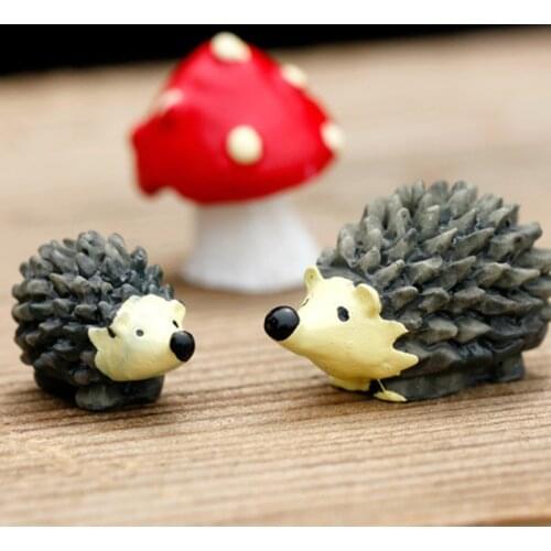 3Pcs/set mini Artificial hedgehog with red dot mushroom miniatures moss terrarium resin crafts Action Toy Figures