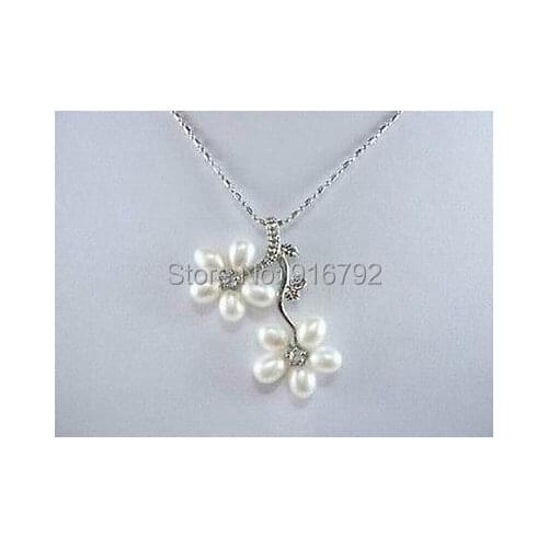 Wholesale FREE P&P>>>>>eautiful white pearl flower pendant necklace