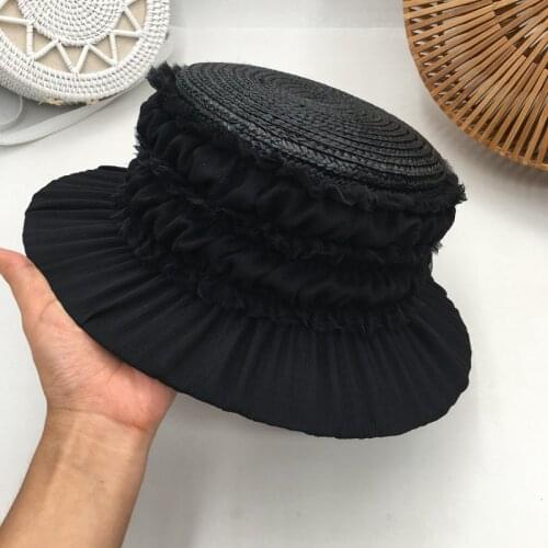 South Korean web celebrity in same small straw hat female temperament elegant aristocratic goddess flat , sun hat