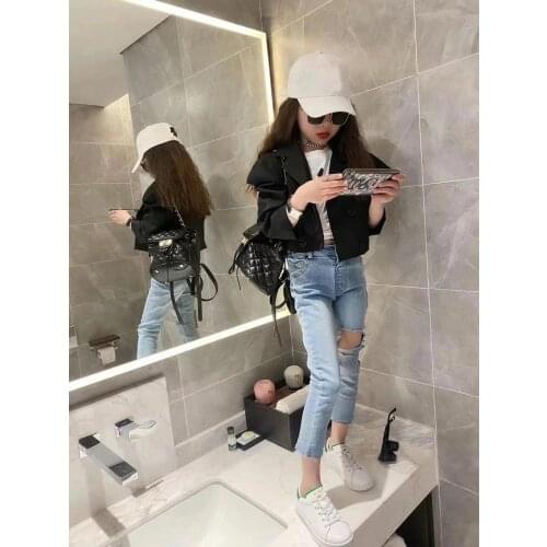 2021 spring and autumn girls online celebrities with the same style of self-cultivation small feet, elastic holes, all-match je