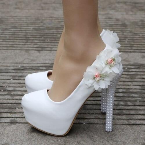 2019 new stiletto round head single shoes pearl and flower waterproof platform high heel women single shoes