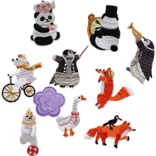 1PCS New Arrivals Animal Embroidery Series Patches Embroidered Chapter DIY Fox Panda Penguin Childrens Clothes Decoration Patch