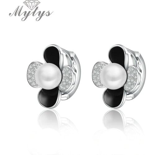 Mytys Unique Design Flashwater Pearl Earrings Flower Shape Women Fashion Stud Earring Gift CE330