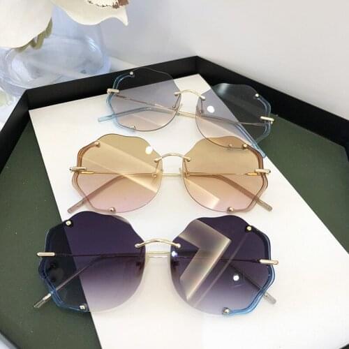 Women Floral Rimless Sunglasses Color Gradient Trend Glasses High Quality Oversized Oval Sun Glasses For Female Men Oculos UV400