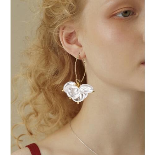 New Fashion Pearl Hanging Earrings For Women Statement Unique Gold Colour Small Earing 2021 Trend Brincos Wedding Simple Jewelry