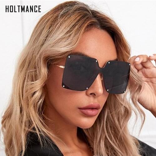 New Retro Oversized Sunglasses for Women Big Frame Metal Brand Designer Female One Piece lentes de sol Square Shades UV400