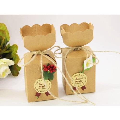 50 Pcs/lot Retro Personality Kraft Paper Gift Box Wedding Candy Box Valentines Day Gift Box with Dry Flower