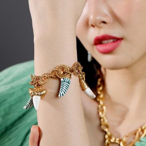 WealthyBoo Bohemia Faux Ivory Charms Toggle Bracelet Bangle Exquisite Big Circle Chain Bracelet Bangle Pendant Dangles Wristlet