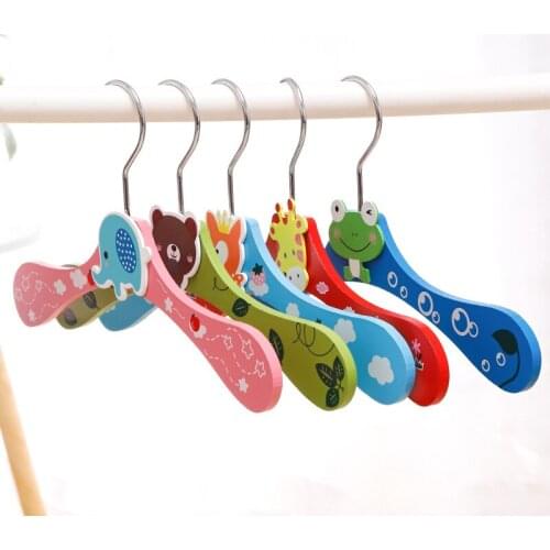 1Pcs Pet Clothes Rack Durable Wooden Portable Non-toxic Cartoon Pattern Random Color Dog Product