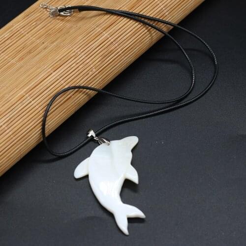 Natural Shell Animals Pendant Necklace Cute Shark White Shell Pendant Necklace for Women Jewelry Necklace Gift Length 55+5cm