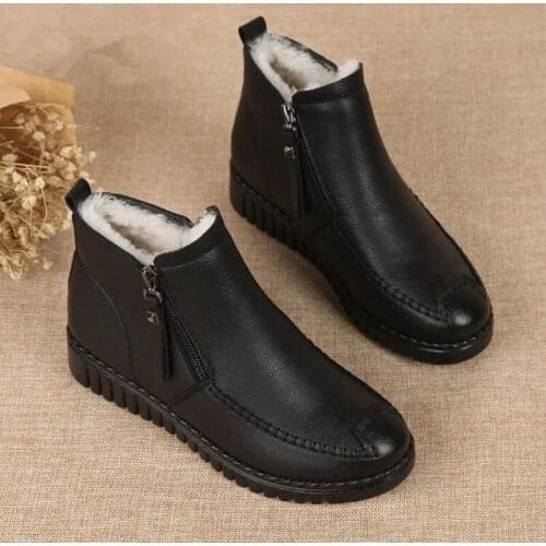 Mother Winter Cotton Shoes 2020 New Women Thicken Warm Cotton Boots Female Soft Bottom Non-slip Snow Boots Waterproof Flat Boots