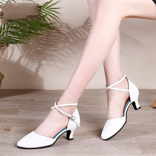 Large size womens shoes white lace high heels banquet wedding shoes bridal shoes pointed sweet wild single shoes