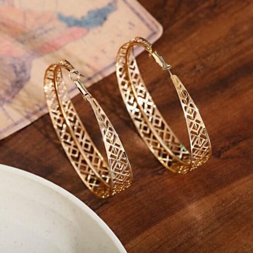 Hollow Gold-Plated Simple 2021 New Trend Exquisite Wild Temperament Circle Earrings High-End Womens Jewelry
