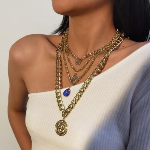 2021 New Womens Fashion Jewelry, Personality Exaggerated Clavicle Butterfly Necklace, Retro Simple Gem Alloy Necklace for Women