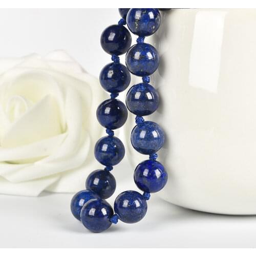 Necessary for the party is 12 mm La pis necklace The visual effects are fantastic color