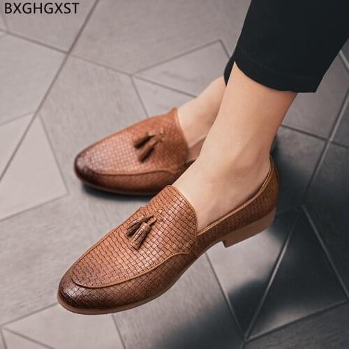 Brown Slip on Shoes Man Black Loafers Men Dress Shoes Leather Tassels Formal Office Shoes for Men 2021 Zapatos Hombre Chaussure