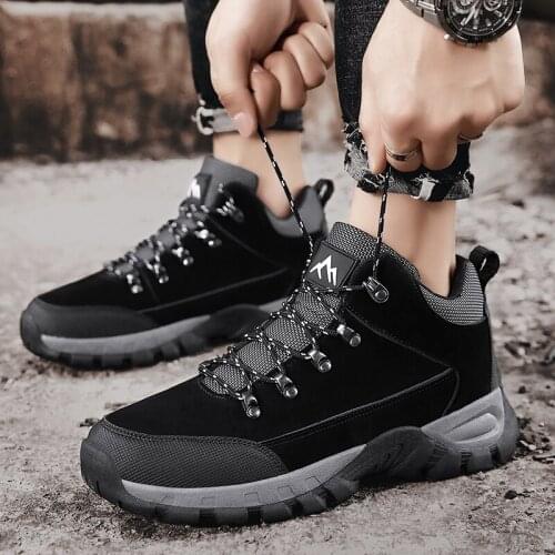 Nine o'clock Trekking Boots