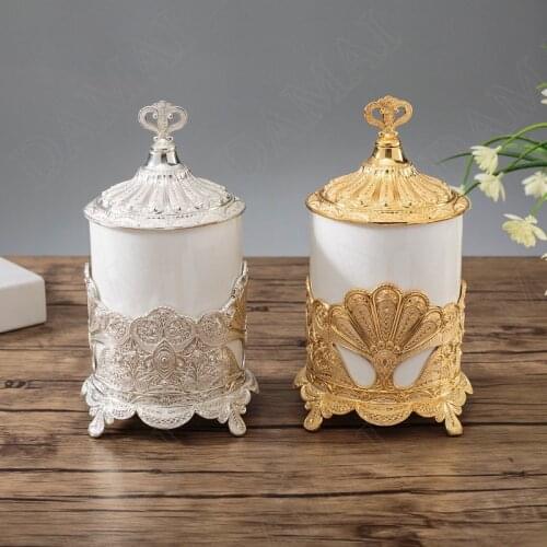 Retro Metal Storage Jars with Lid Hollow Out Decorative Cereal Dispenser Dressing Table Cosmetic Container Home Decoration