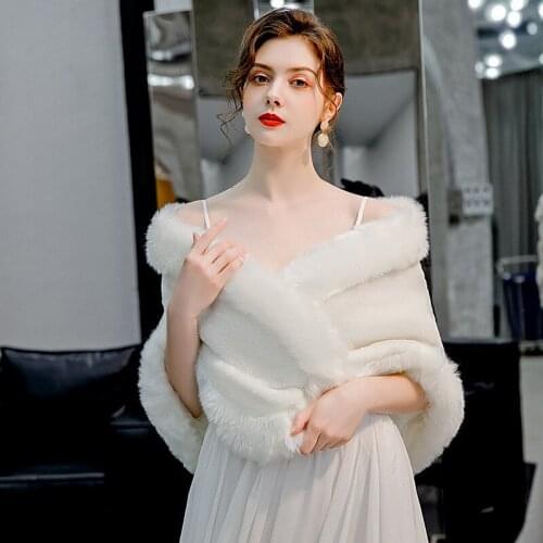 Faux Fur Bridal Shawl Wraps Shrugs For Woman Bridal Winter Coat Cape Wedding Party Boleros Marriage Jacket Cloak Cover Up