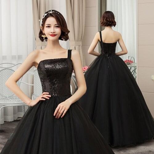 Black Quinceanera Dresses Appliques Lace up back One-shoulder Party Prom Gown Vintage Summer Quinceanera Dresses