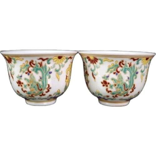 A pair of Chinese Jingdezhen ceramics Chenghua cups with colorful dragon pattern