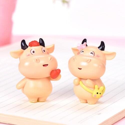 ZOCDOU 1 Piece Cute Kissing Cow Small Statue Little Figurine Crafts Figure Ornament Miniatures