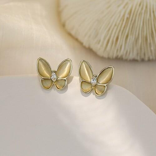 New Retro Temperament Female Simple Elegant Stone Opal Butterfly Pattern Earrings for Women Stud Earrings Hot Party Jewelry